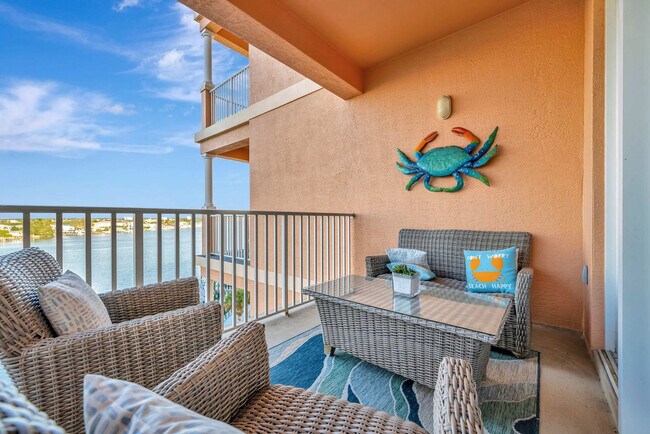 Building Photo - 530 S Gulfview Blvd