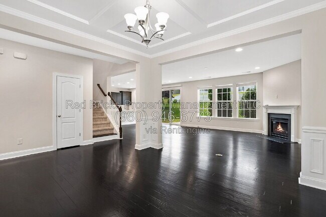 Building Photo - 127 Blossom Ridge Dr