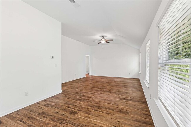 Building Photo - 430 Burgundy Terrace SE