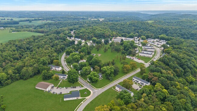 Building Photo - 3 Bedroom Townhouse in Midland, PA!! Apply...