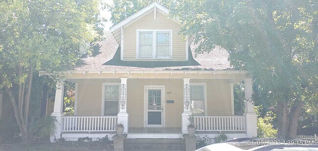 Primary Photo - 607 Guilford Ave