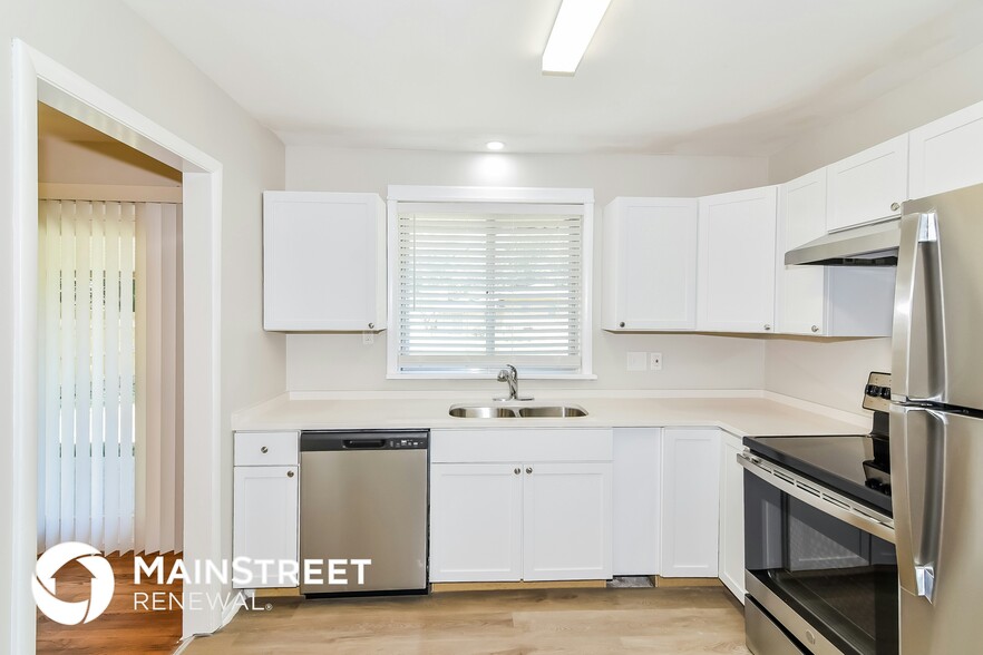 Building Photo - 8102 E 93rd Terrace