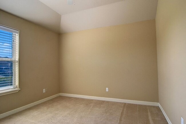 Building Photo - 6824 Fox Tail Dr