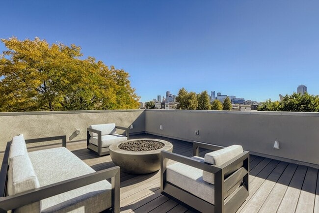 Building Photo - 3229 Quivas St