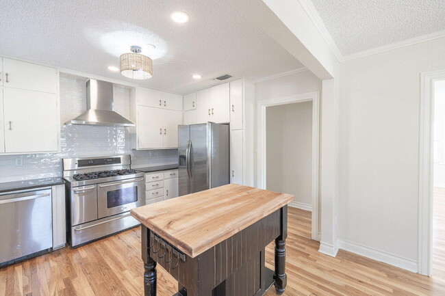 Building Photo - 2810 24th St