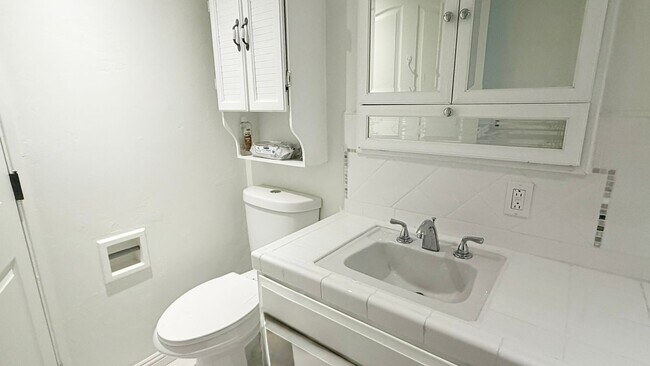 Building Photo - 22684 Minona Dr