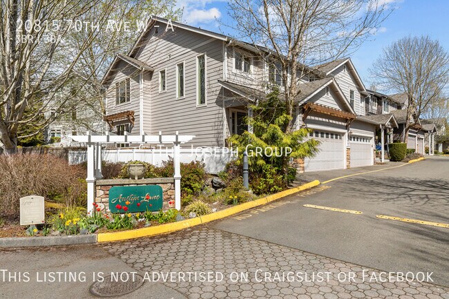 Building Photo - Sun-filled 3 bed/2.5 bath in Lynnwood!