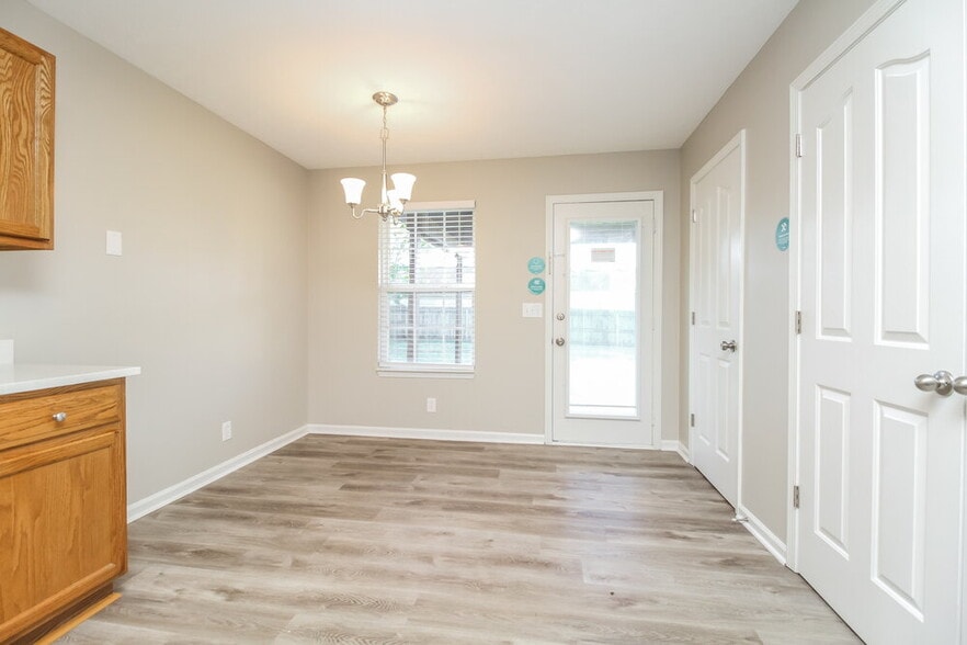 Building Photo - 2644 Dakota Way