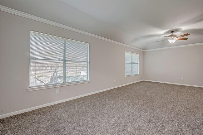 Building Photo - 24043 River Pl Dr