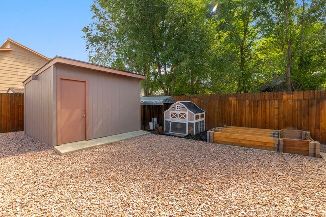 Building Photo - 3117 Moonbeam Cir S