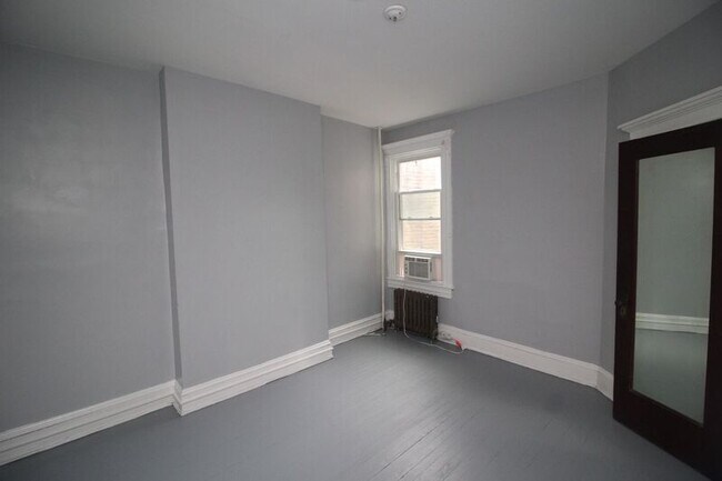 Building Photo - 3010 Guilford Ave