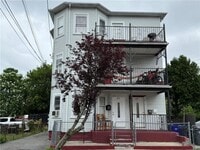 Building Photo - 179 Harold St