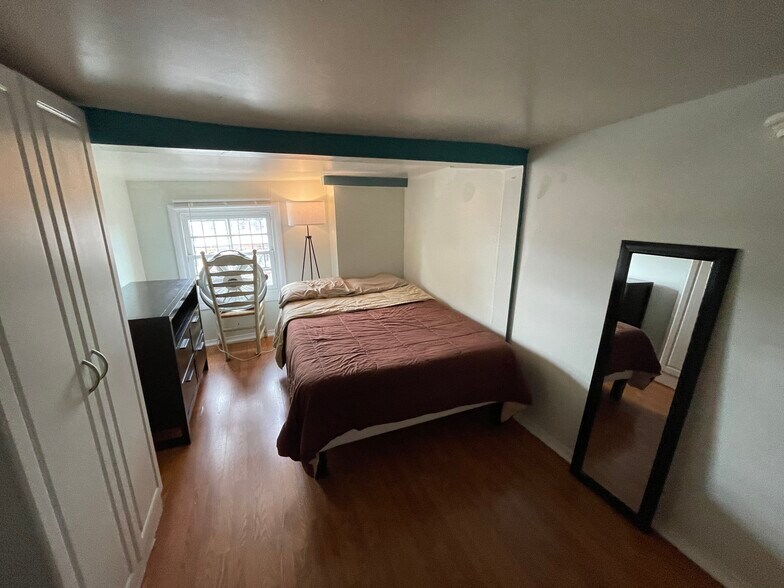 Building Photo - 1013 St Paul St