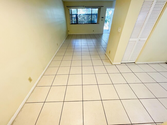 Building Photo - 3096 Collin Dr