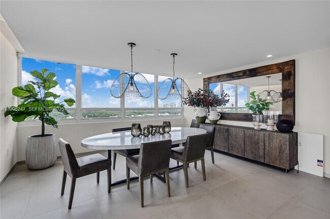 Building Photo - 3 Grove Isle Dr