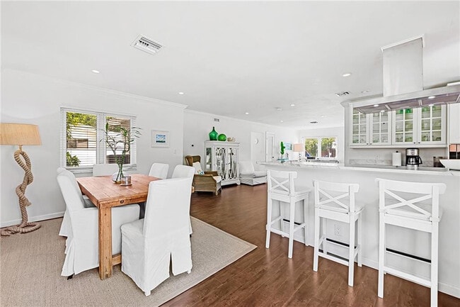 Building Photo - 2360 NE 15th Terrace