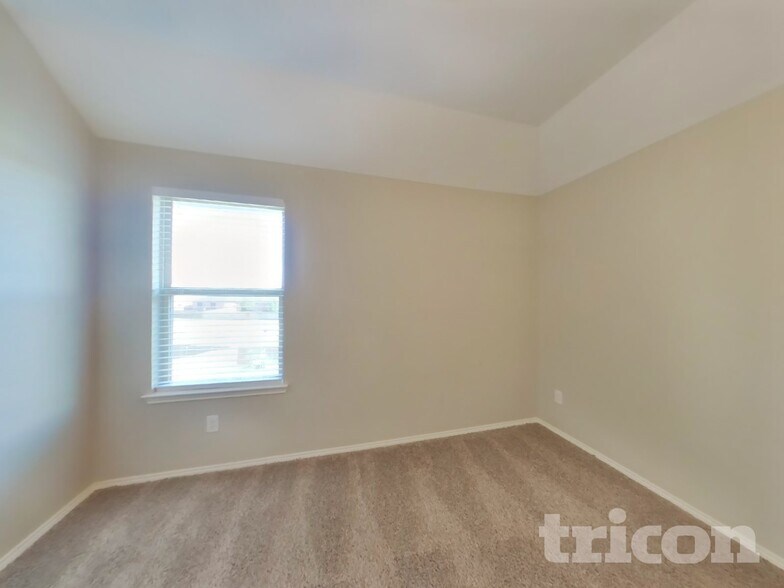 Building Photo - 2304 Eppright Dr