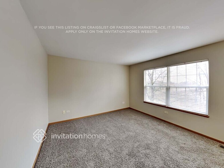 Building Photo - 4798 W Lilac Ave