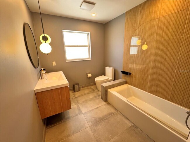 Building Photo - 13940 Antigua Dr