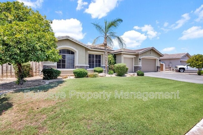 Building Photo - 1550 N Robin Ln