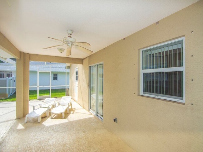 Building Photo - 962 Montrose Ave