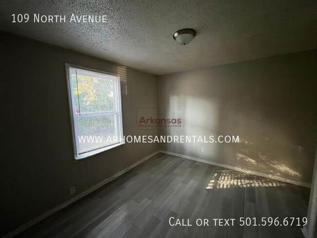 Building Photo - 109 North Ave