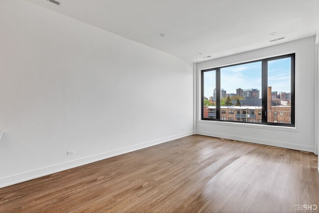 Building Photo - 3312 N Halsted St