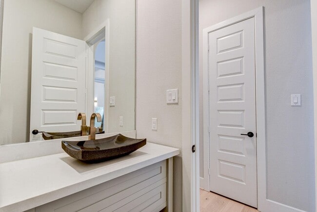 Building Photo - 12223 Drummond Maple Dr