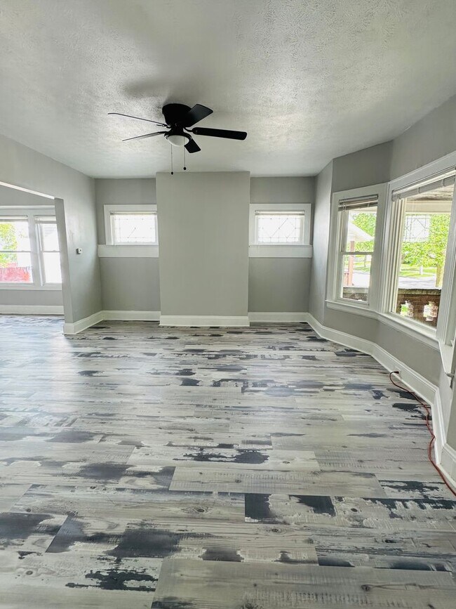 Building Photo - 4014 Cypress Ave