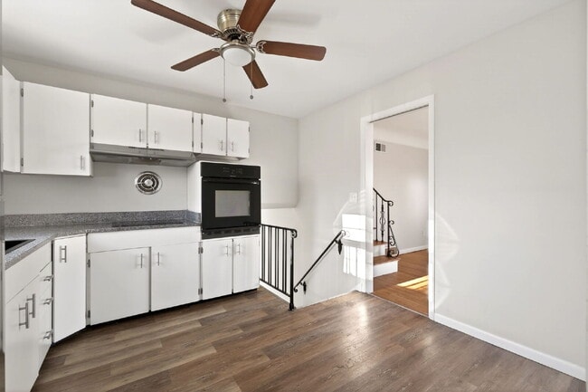 Building Photo - 8980 Cherry Blossom Ln