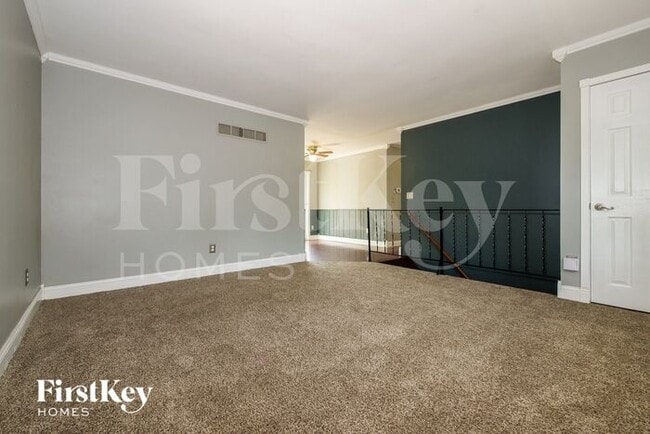 Building Photo - 5548 NE 58th St