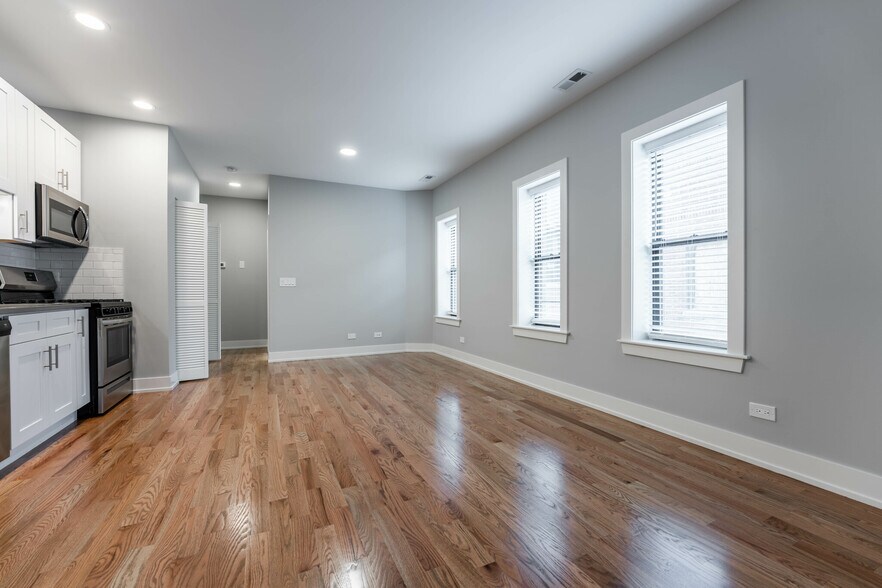 Building Photo - 2121 N Sedgwick St