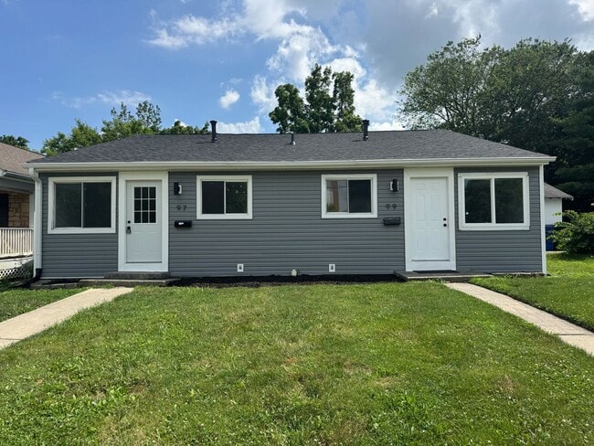 Primary Photo - Spacious 4 Bedroom, 2 Bath Home Close to OWU!
