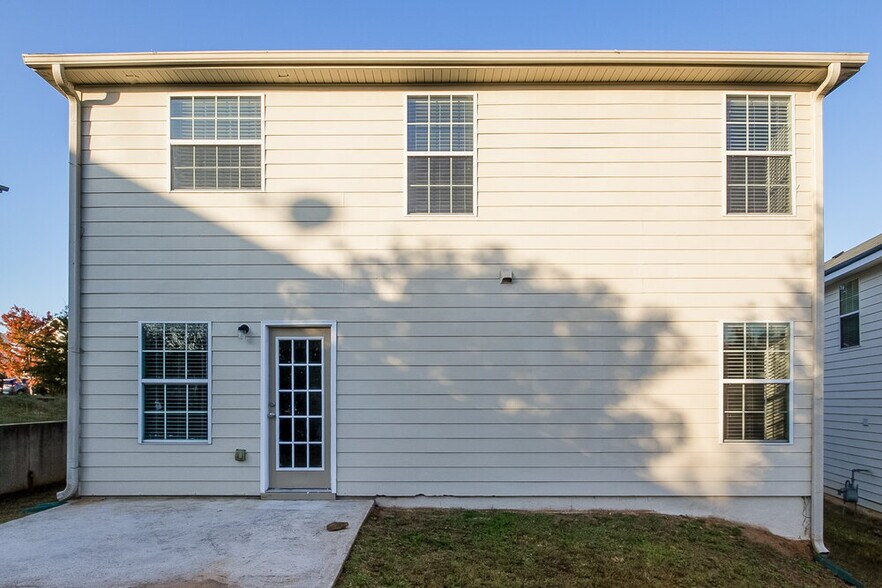 Building Photo - 120 Emporia Loop