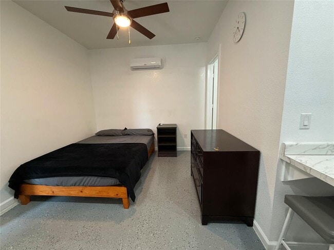 Building Photo - 216 Charles Trl