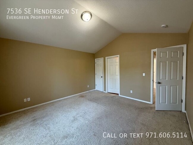 Building Photo - 7536 SE Henderson St