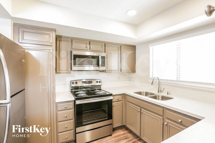 Building Photo - 6779 Carrera Dr