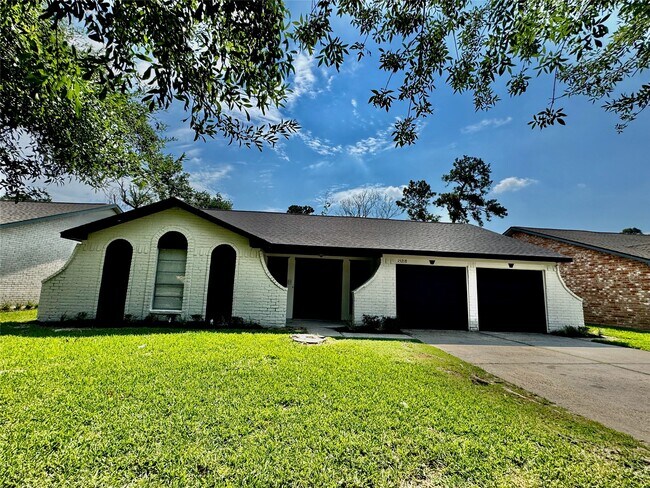 Primary Photo - 15218 Falcon Ridge Dr