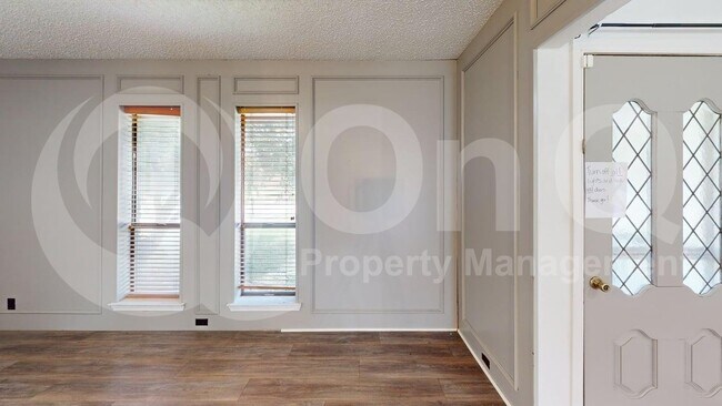Building Photo - 409 Stoneybrook Dr