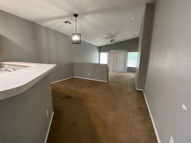 Building Photo - 951 S Tucana Ln