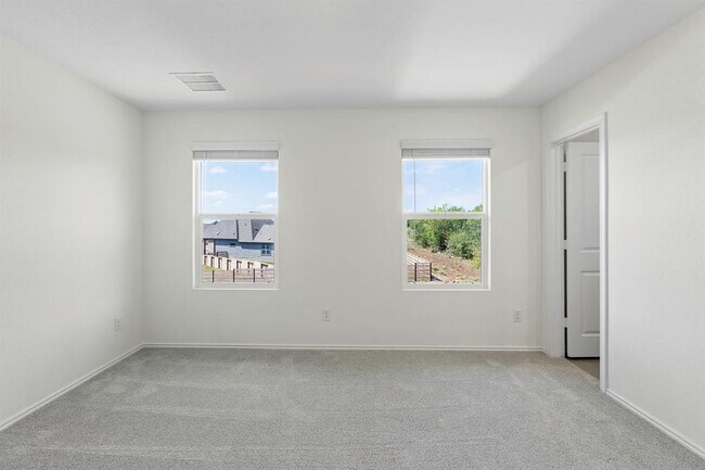 Building Photo - 331 Bugbee