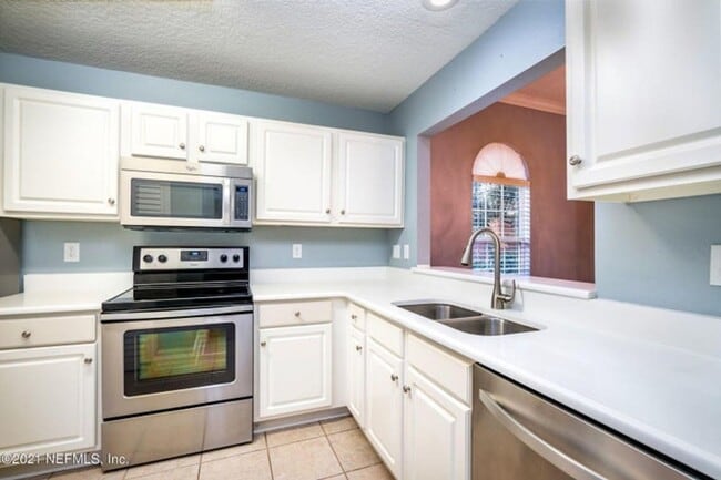 Building Photo - 7820 Deerwood Point Ct
