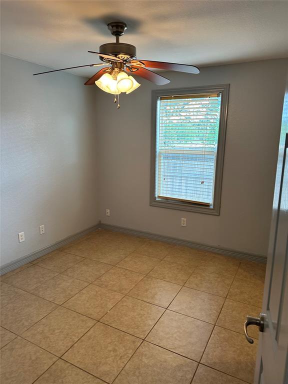 Building Photo - 2743 Maple Tree Rd