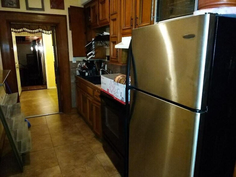 kitchen - 601 N 16th St