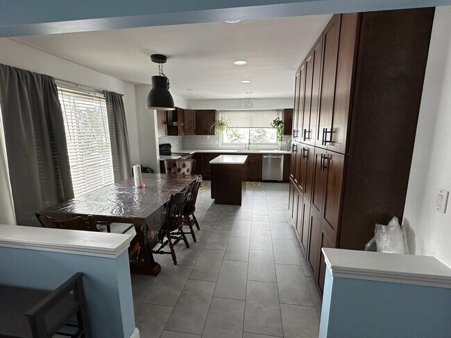 Building Photo - 5017 Saffron Dr