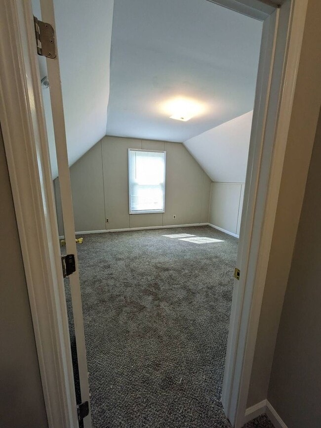 Building Photo - 4 Bedroom Pet Friendly Home For Rent With ...