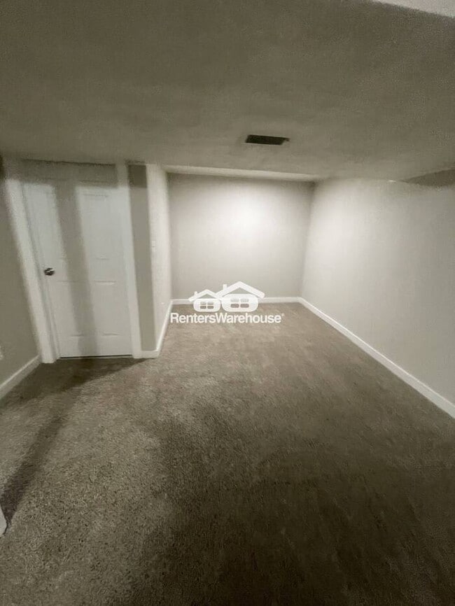 Building Photo - Updated 4-bedroom 2.5 bath home with finished basement