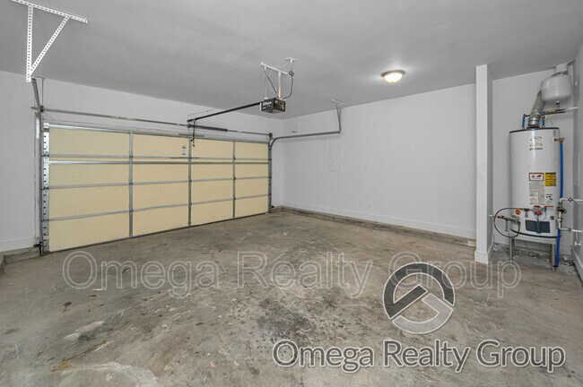 Building Photo - 252 Chesser Park Dr