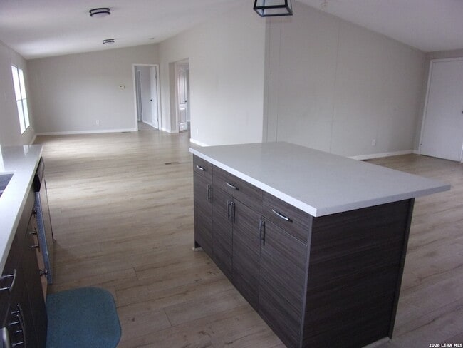 Building Photo - 360 Rangeland Rd