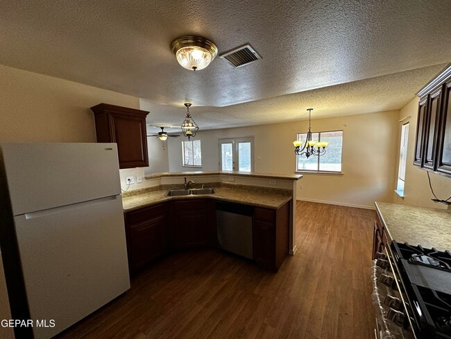 Building Photo - 14140 Meteor Rock Pl